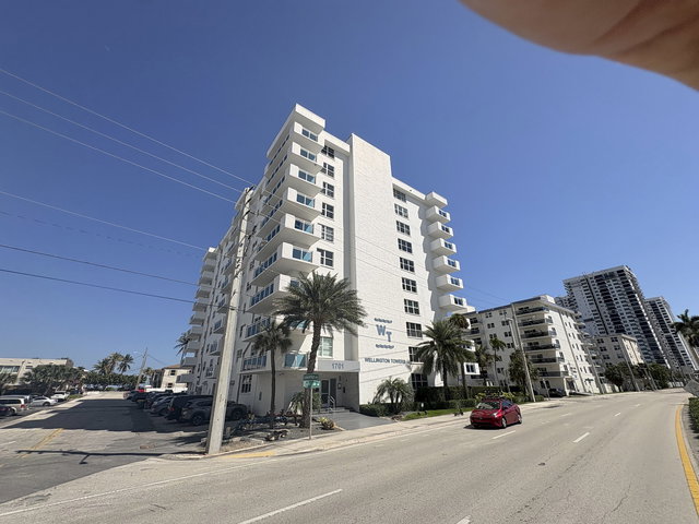 Wellington Towers Condo photo 2